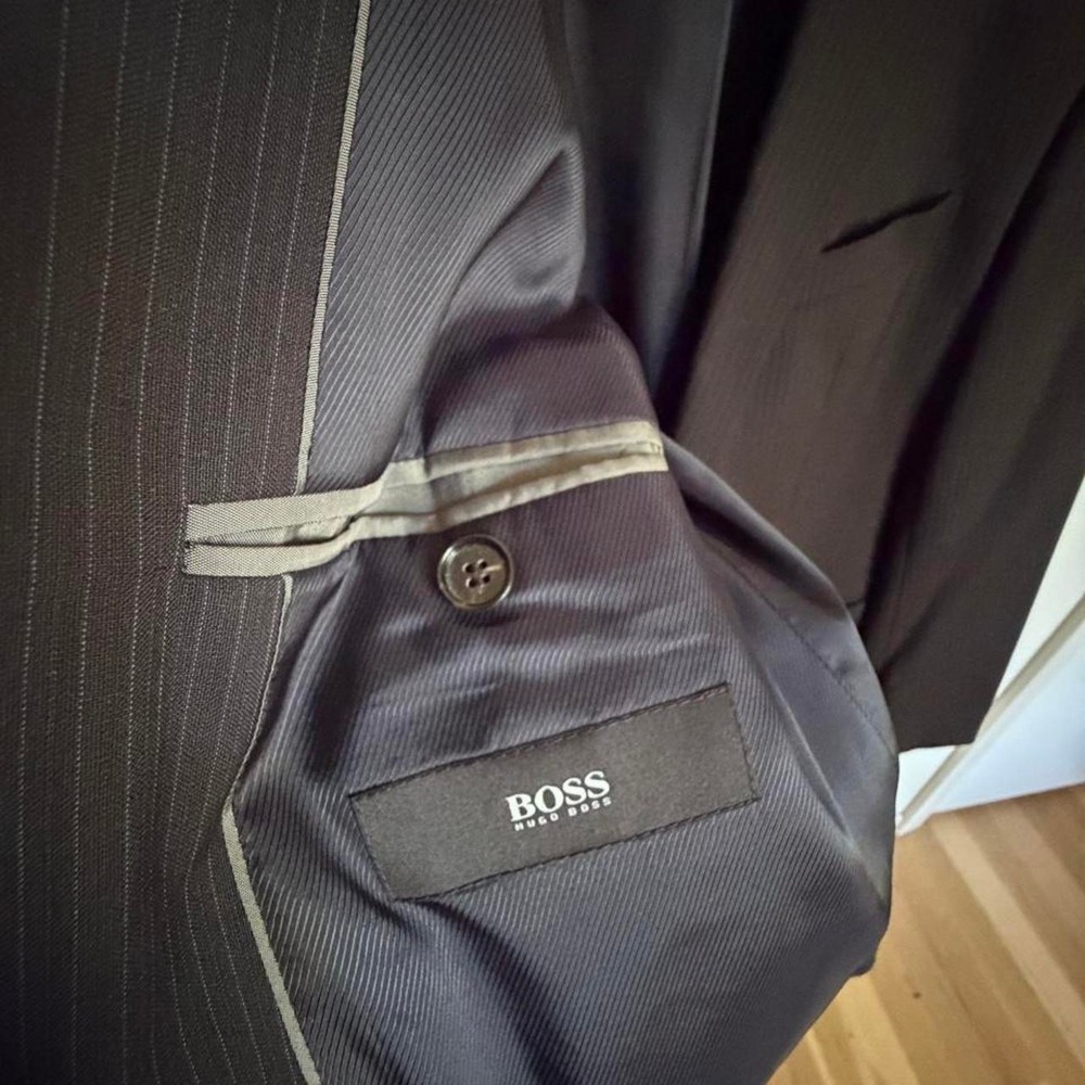 Hugo Boss mens pinstriped preppy blazer - Picture 2 of 6